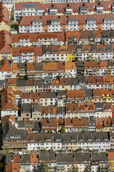 Rows of houses in the Findorff district, rented flats, multi-storey flats, red tiled roofs, attic