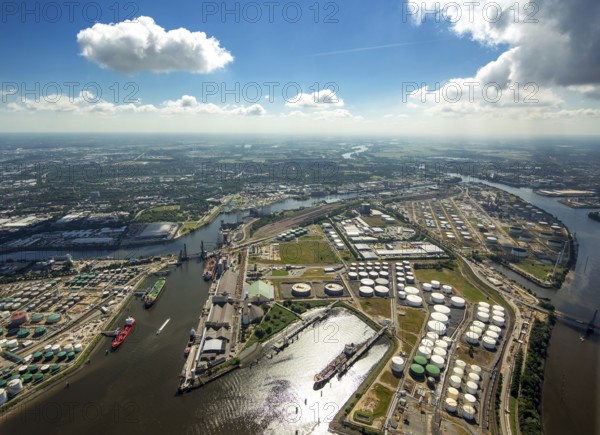 Oiltanking tank terminal, oil port, Blumensandhafen, Hamburg harbour, Elbe, Hamburg, Free and