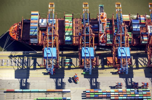 Hanjin container ship, container loading, container gantry cranes, container cranes, container