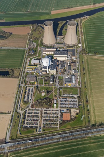 Nuclear power plant Grohnde, nuclear power plant, nuclear power plant on the Weser, cooling towers,