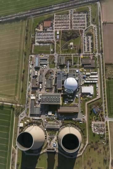 Nuclear power plant Grohnde, nuclear power plant, nuclear power plant on the Weser, cooling towers,