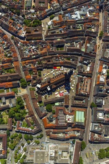 Freiburg Minster with market square, Freiburg im Breisgau, Breisgau, Baden-Württemberg, Germany,