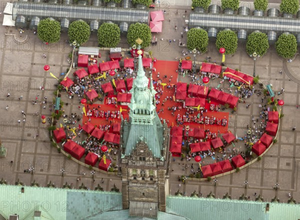 Hamburg City Hall, The Parliament of the Free and Hanseatic City of Hamburg, red pavilions in front
