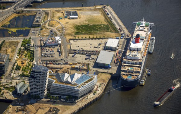 Cruise terminal, Unilever House cruise ship Queen Mary 2, Hamburg harbour, Elbe, Hamburg, Free and