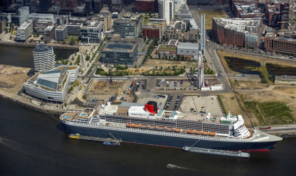 Cruise terminal, Unilever House cruise ship Queen Mary 2, Hamburg harbour, Elbe, Hamburg, Free and
