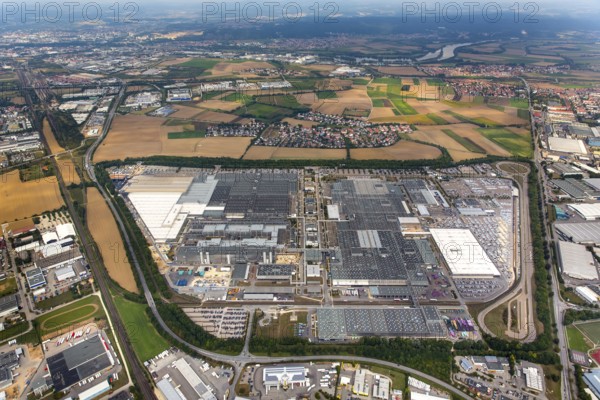 BMW plant regensburg, automotive plant, car factory, Bayrische Motorenwerke Fabrik Regensburg,