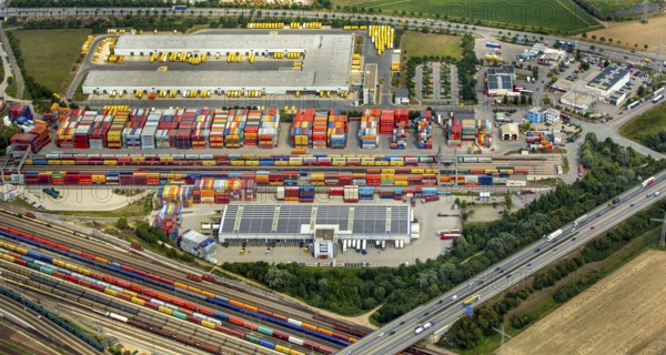 Container terminal Regensburg, transhipment station Regensburg, container gantry cranes, logistics,
