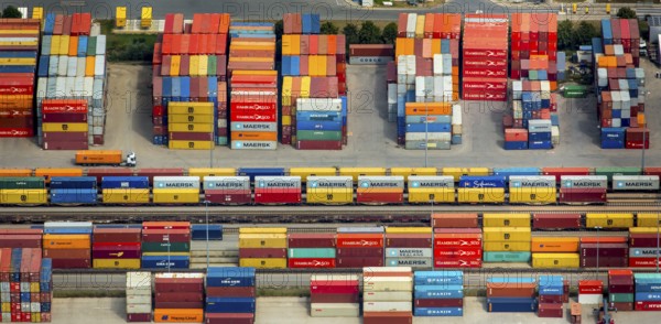 Container terminal Regensburg, transhipment station Regensburg, container gantry cranes, logistics,