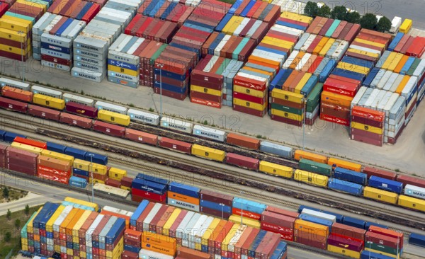 Container terminal Regensburg, transhipment station Regensburg, container gantry cranes, logistics,