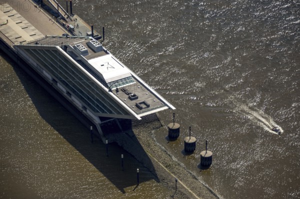 Dockland, shipping company building, architects Bothe Richter Teherani, Hamburg harbour, Elbe,
