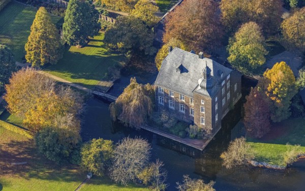 Aerial view, moated castle house flat, Möllen, Voerde, Ruhr area, North Rhine-Westphalia, Germany,