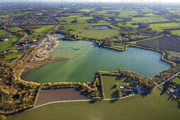 Aerial view, Krefelder Straße quarry pond, meadows and fields, Neukirchen, Neukirchen-Vluyn, Ruhr