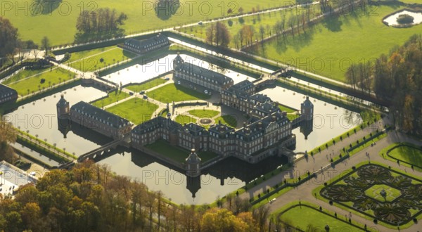 Nordkirchen Palace, Westphalian Versailles, Nordlirchen Palace, 18th century manor house in