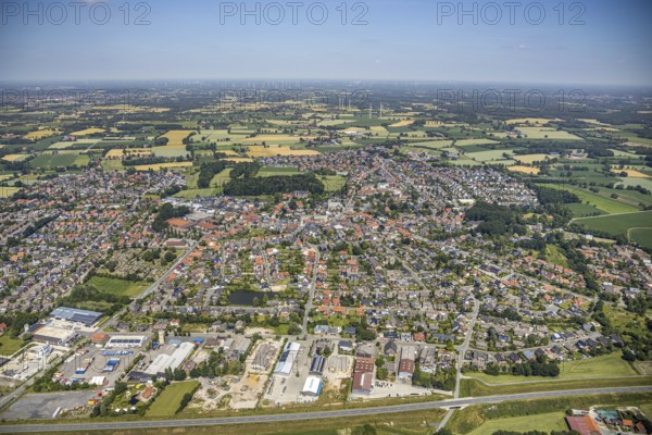 Aerial view, view of the town, Gildestraße industrial estate, Schwesternbusch woodland, St