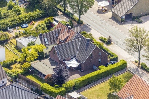 Aerial view, residential building at Westönner Straße 21, Westönnen, Werl, Soester Börde, North
