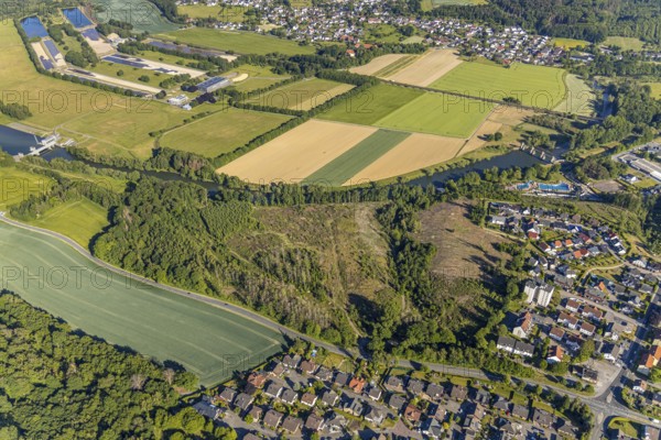 Aerial view, district Echthausen, Wasserwerke Westfalen GmbH, Im Ruhrfeld, river Ruhr, cross in a