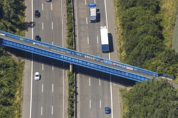 Aerial view, cycle path and hiking trail, Rheinischer Esel bridge, A44 motorway, Witten,