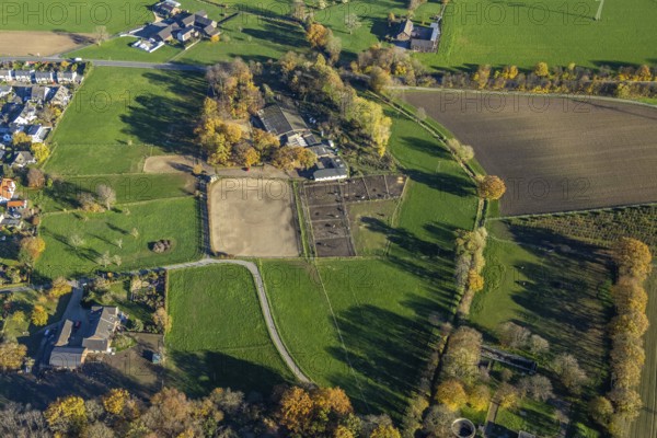 Aerial view, riding club Prinz-Friedrich, Krefelder Straße, Neukirchen, Neukirchen-Vluyn, Ruhr