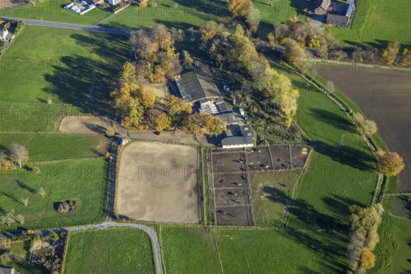 Aerial view, riding club Prinz-Friedrich, Krefelder Straße, Neukirchen, Neukirchen-Vluyn, Ruhr