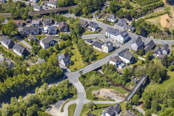 Aerial view, residential area Hundemstraße, corner Siegener Straße, river Hundem, Kirchhundem,
