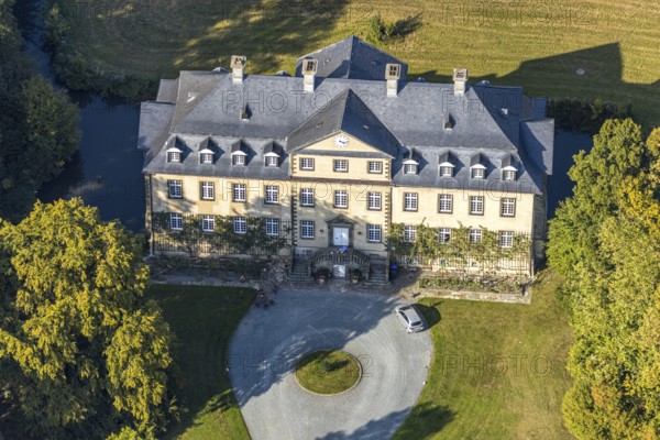 Aerial view, Schloss Herringhausen, Herringhausen, Lippstadt, Kreis Soest, North Rhine-Westphalia,