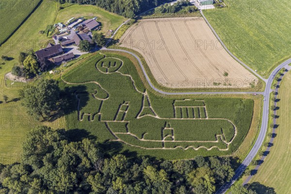 Aerial photo of Baür Lünemann's corn maze in Selm Cappenberg. This year's theme is Europe. Selm,