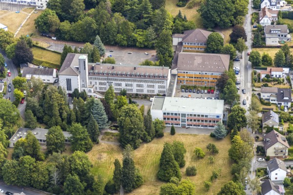 Aerial view, Walburgisgymnasium und Walburgisrealschule, Menden, Sauerland, Märkischer Kreis, North