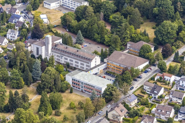 Aerial view, Walburgisgymnasium und Walburgisrealschule, Menden, Sauerland, Märkischer Kreis, North