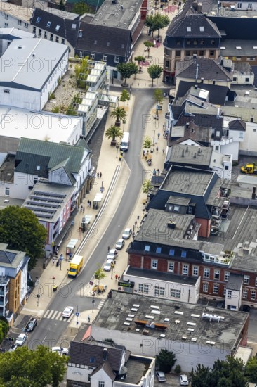 Aerial view, pedestrian zone, stelae at the site of old city gates, Unnaer Straße, corner Westwall
