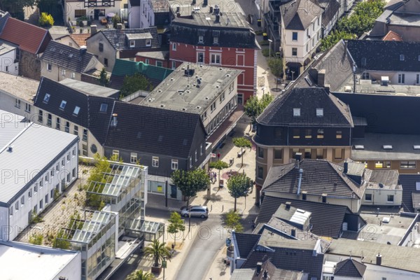 Aerial view, pedestrian zone, stelae at the site of old city gates, Unnaer Straße, corner Westwall