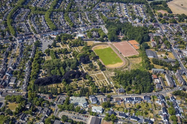 Aerial photo, Rheinpreußenstation, sports field, tennis court, cemetery, Meerbeck, Mörs, Ruhr area,