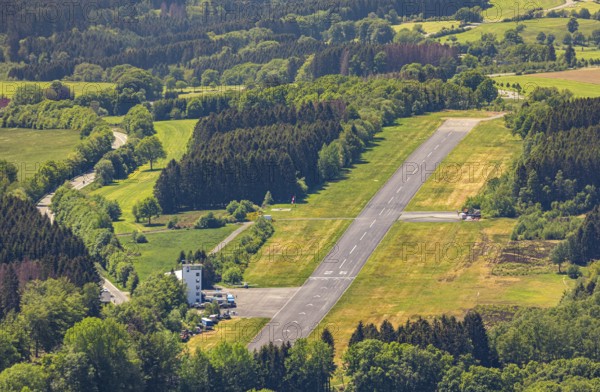 Aerial photograph, Meinerzhagen airfield, Steinsmark nature reserve, Meinerzhagen, Märkischer