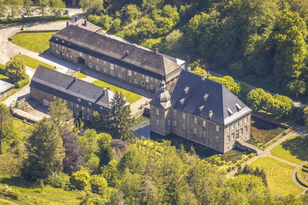 Aerial view, Neuenhof Castle, castle garden, Elspetal, Lüdenscheid, Märkischer Kreis, Sauerland,