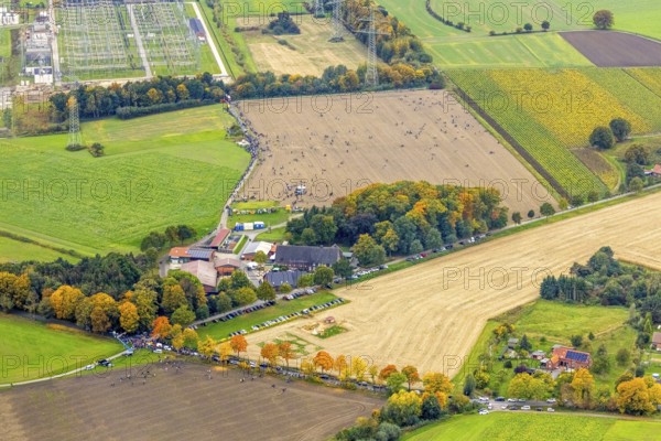 Aerial photo, thousands of spectators watched with great interest as the Gersteinwerk chimney was
