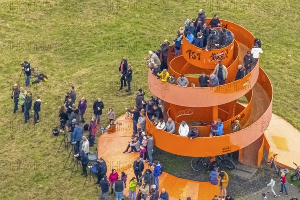 Aerial photo, thousands of spectators watched with great interest as the Gersteinwerk chimney was