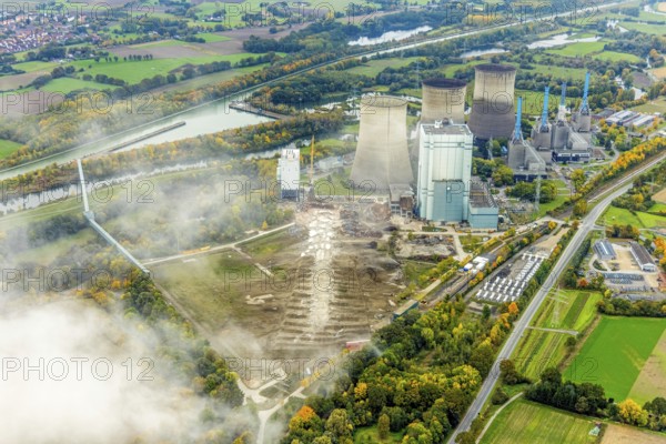 Aerial photo, thousands of spectators watched with great interest as the Gersteinwerk chimney was
