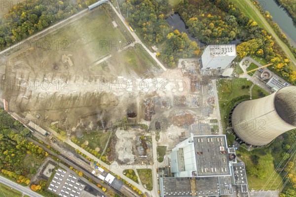 Aerial photo, thousands of spectators watched with great interest as the Gersteinwerk chimney was