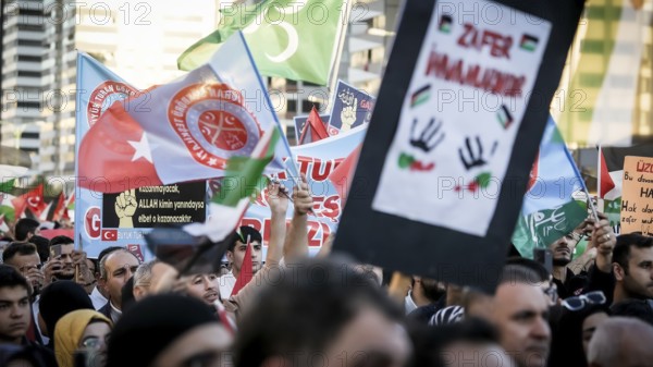 Gaziantep, Türkiye – October 11, 2025: Thousands of Turkish citizens take part in a large
