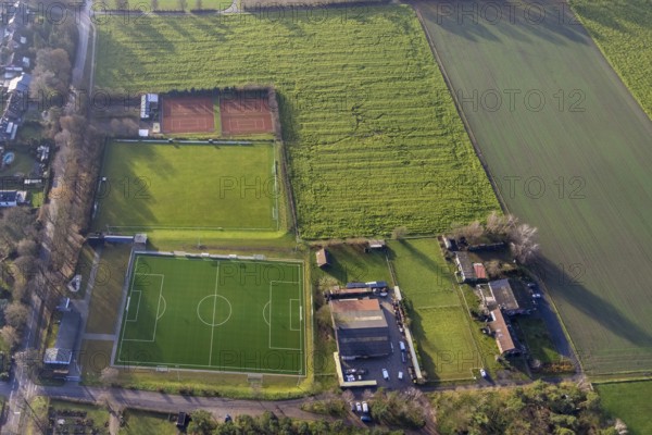 Aerial view of the football ground ofDJK Blau-Weiß Lavesum 1931 and tennis court in the district