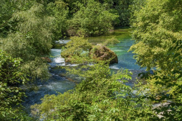 Scenery around the Fontaine-de-Vaucluse, a commune near a same named spring in the southeastern