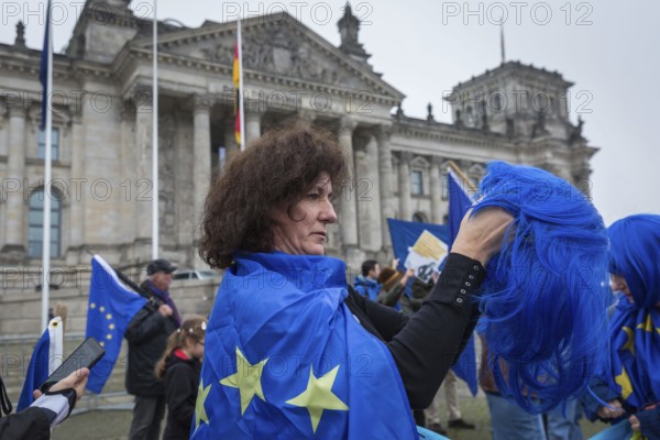 DEU Germany Germany Berlin Demonstration for a strong Europe by Puls of Eirope in front of the