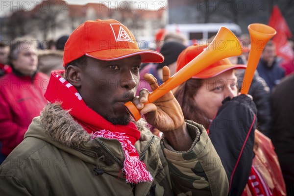 DEU Germany Germany Berlin Siemens employees and their suppliers demonstrate in front of the