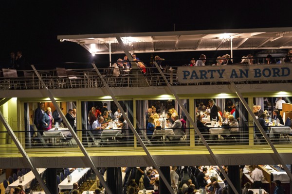DEU Germany Germany Dresden Impressions of election day in the capital of Saxony AFD boat to