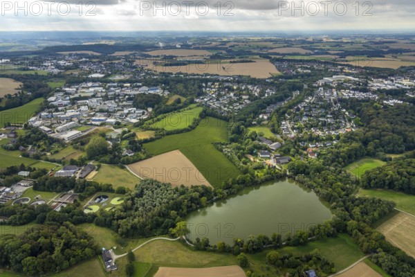 Aerial view, industrial estate Hetterscheidt-Nord, Dieselstraße, Abtskücher Teich, chapel St.