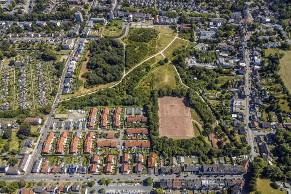 Aerial view, Flottmannpark, sports field Vödestraße, residential area Victor-Halstrick-Straße,