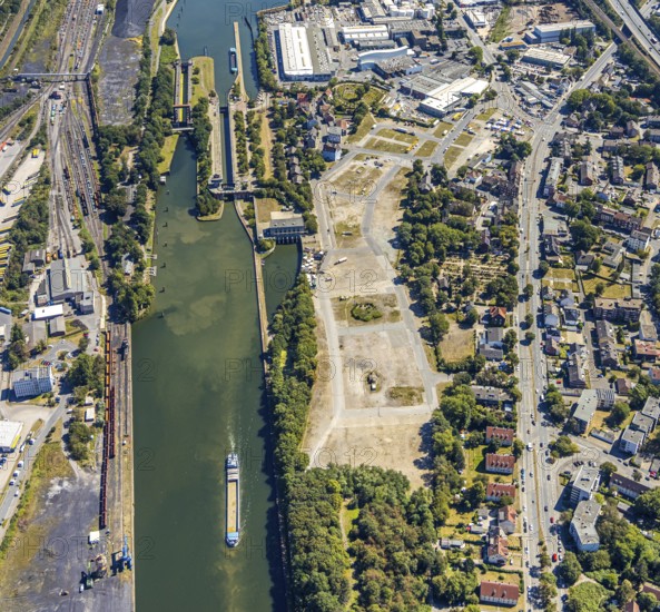 Aerial view, Hafenstraße industrial estate, Rhine-Herne Canal, Alte Schleuse Wanne-Eickel, STEAG
