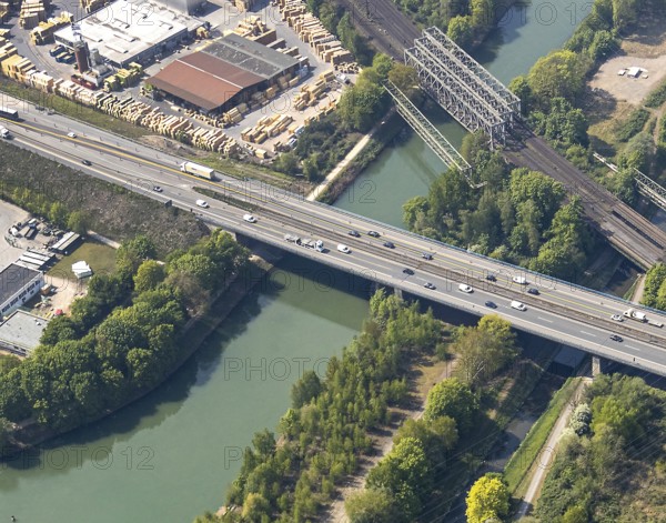 Motorway bridge A43 over the Rhine-Herne Canal is closed for trucks, Emscher, A43 motorway,