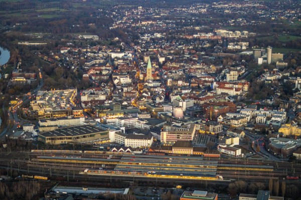 Aerial photo, twilight photo of Hamm, Hamm main station, Pauluskirche, city centre, Alleecenter