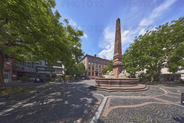 New fountain, sandstone fountain, obelisk, city builder Johannes Weydt, walkway made of marble
