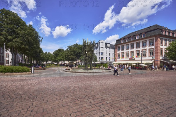 Cafe Extrablatt, carnival fountain, fountain with bronze sculptures, general architecture,